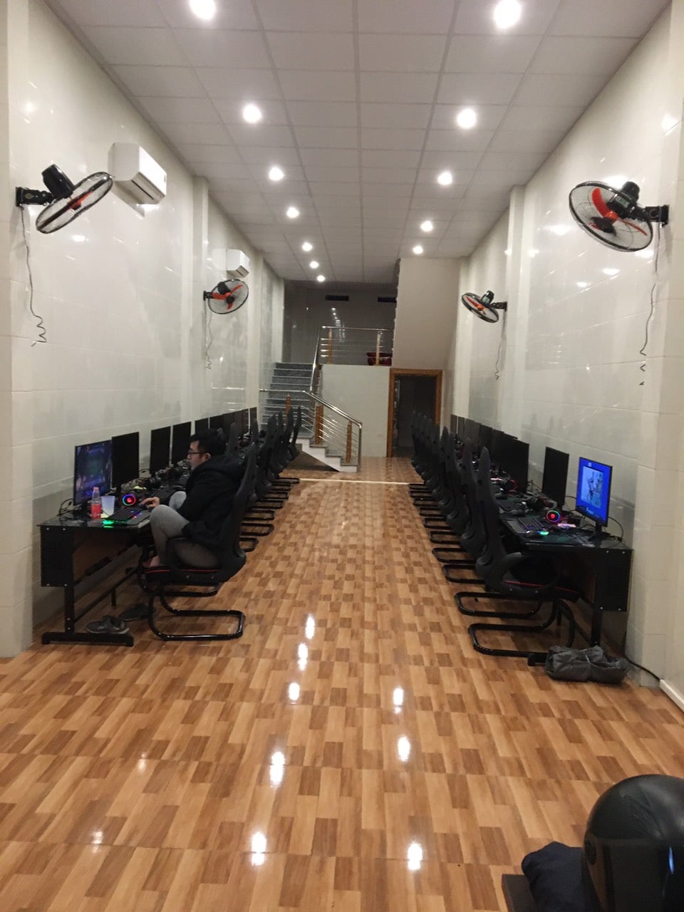 Quốc Đạt Computer - Thi công, lắp đặt phòng game net 20 máy trọn gói tại Tuyên Quang